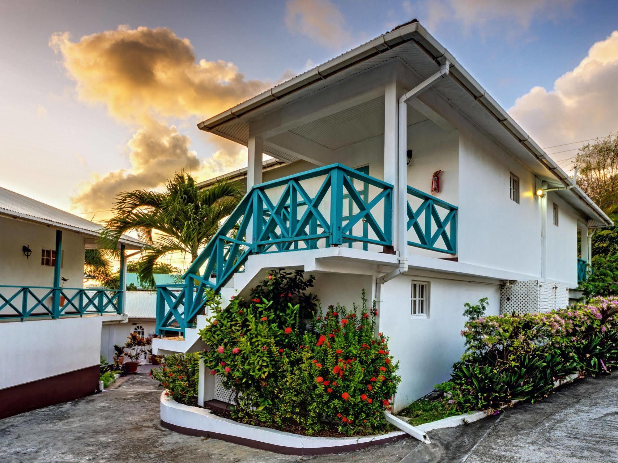 Mariners Hotel Calliaqua Exterior photo